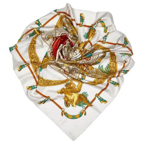 foulard femme soie hermes|carrés de soie Hermes.